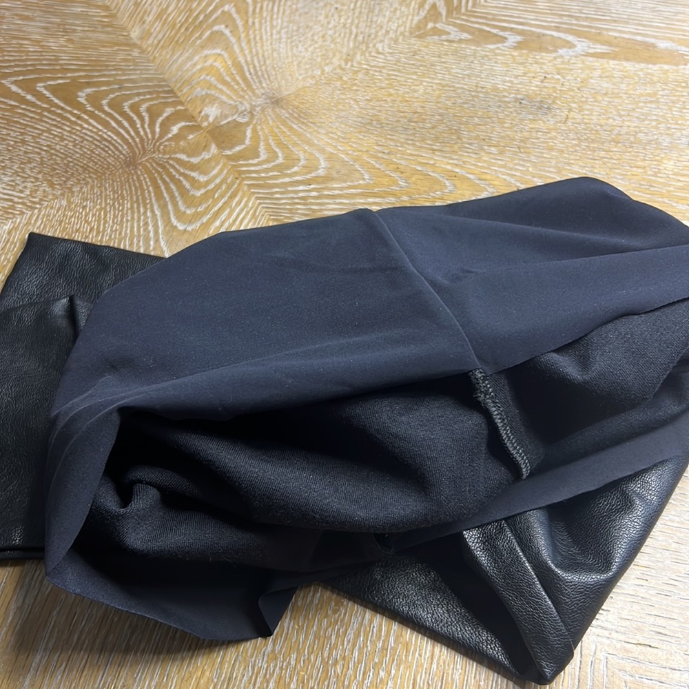 COMMANDO CONTROL High Waisted Raw Hem Black Faux Leather Legging M - Picture 12 of 13